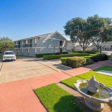 Americas Best Value Inn Brenham Exterior foto