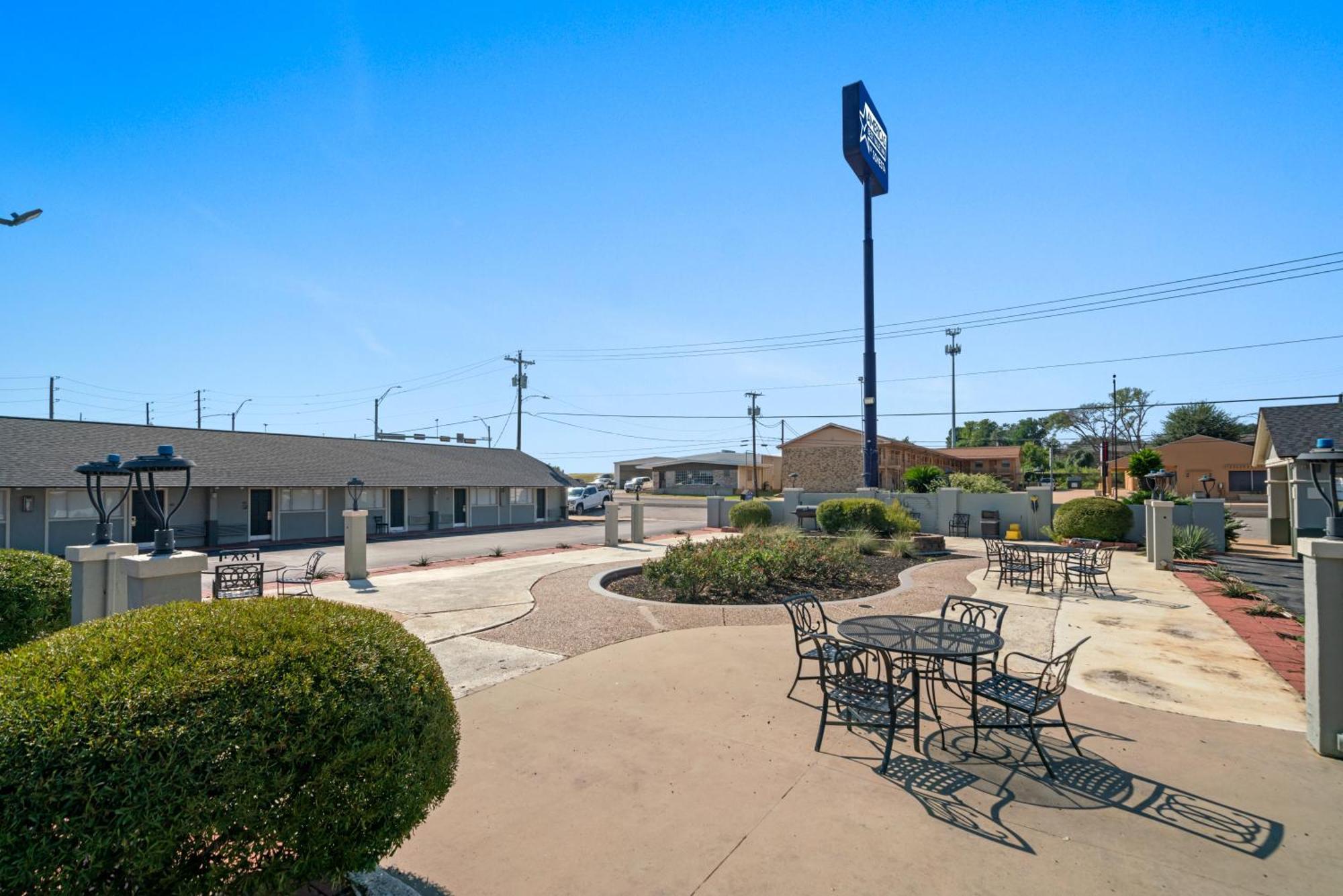 Americas Best Value Inn Brenham Exterior foto