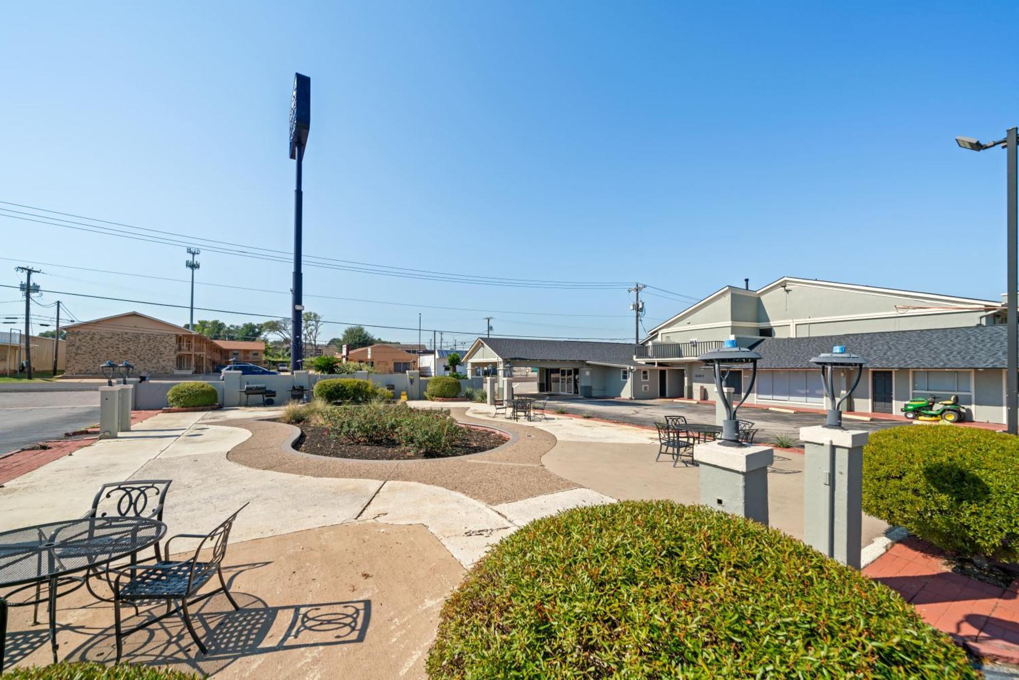 Americas Best Value Inn Brenham Exterior foto