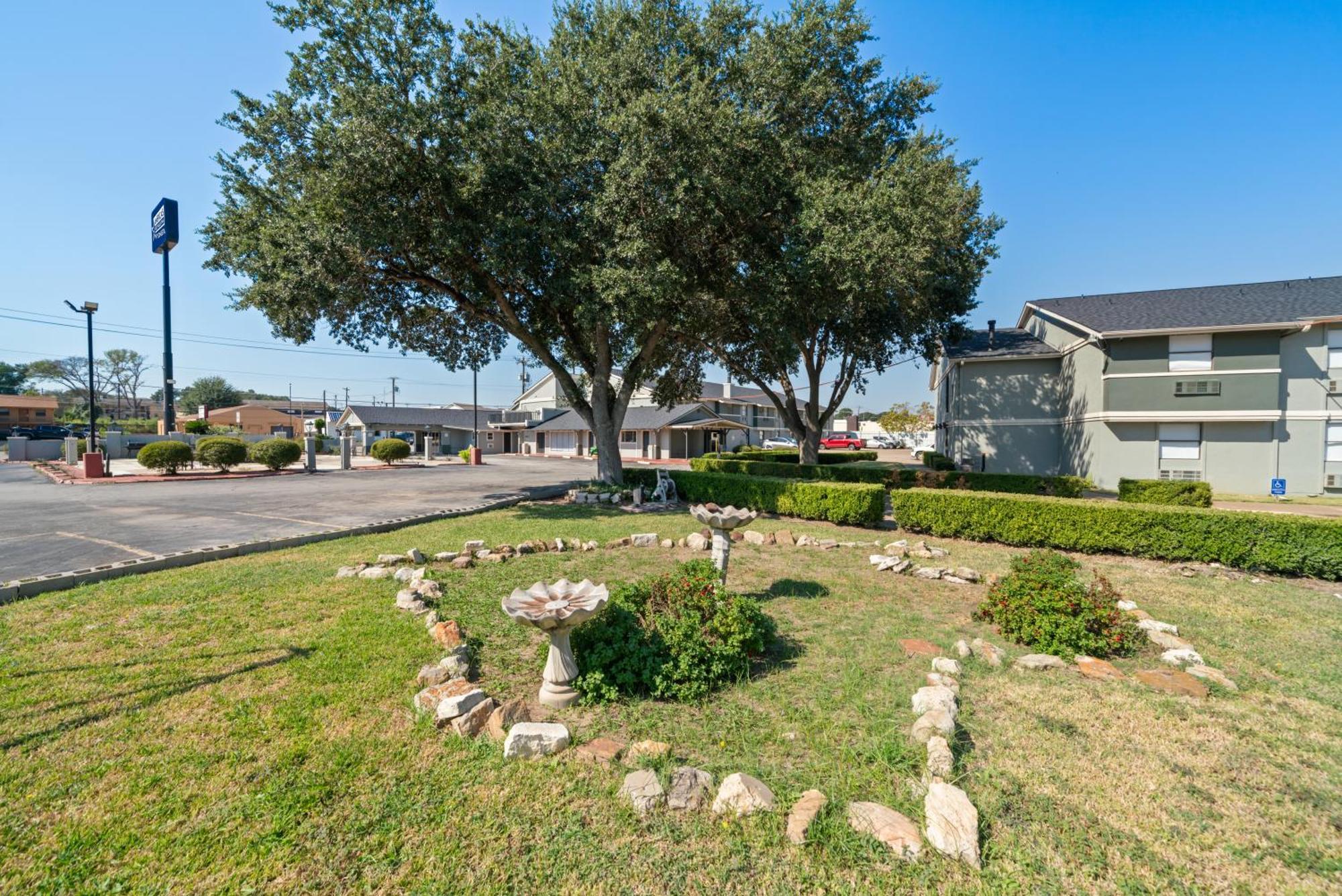 Americas Best Value Inn Brenham Exterior foto