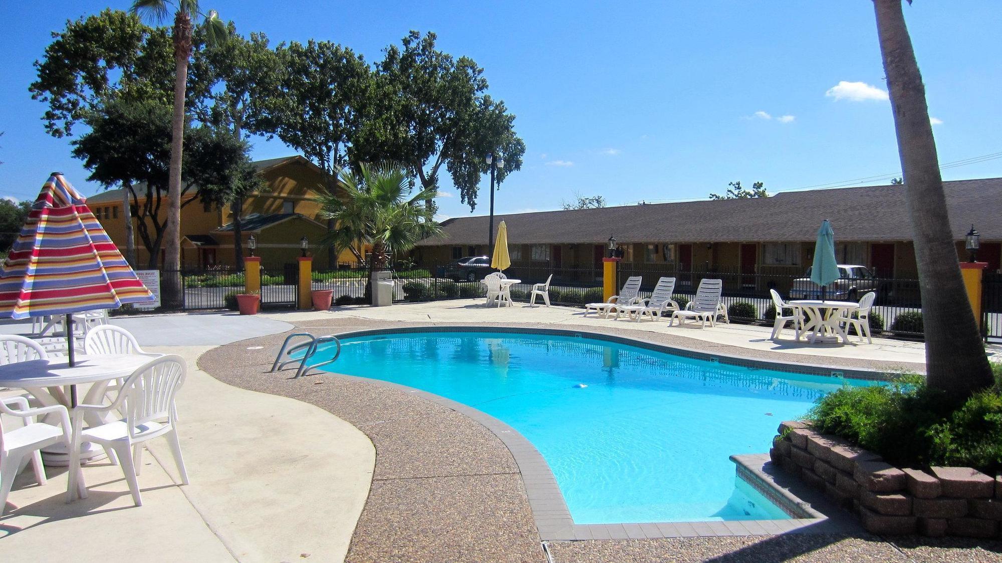 Americas Best Value Inn Brenham Exterior foto
